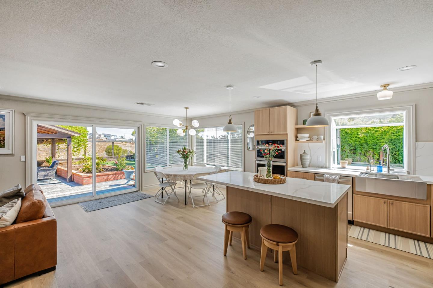 Detail Gallery Image 18 of 40 For 102 Banbury Way, Benicia,  CA 94510 - 3 Beds | 2 Baths