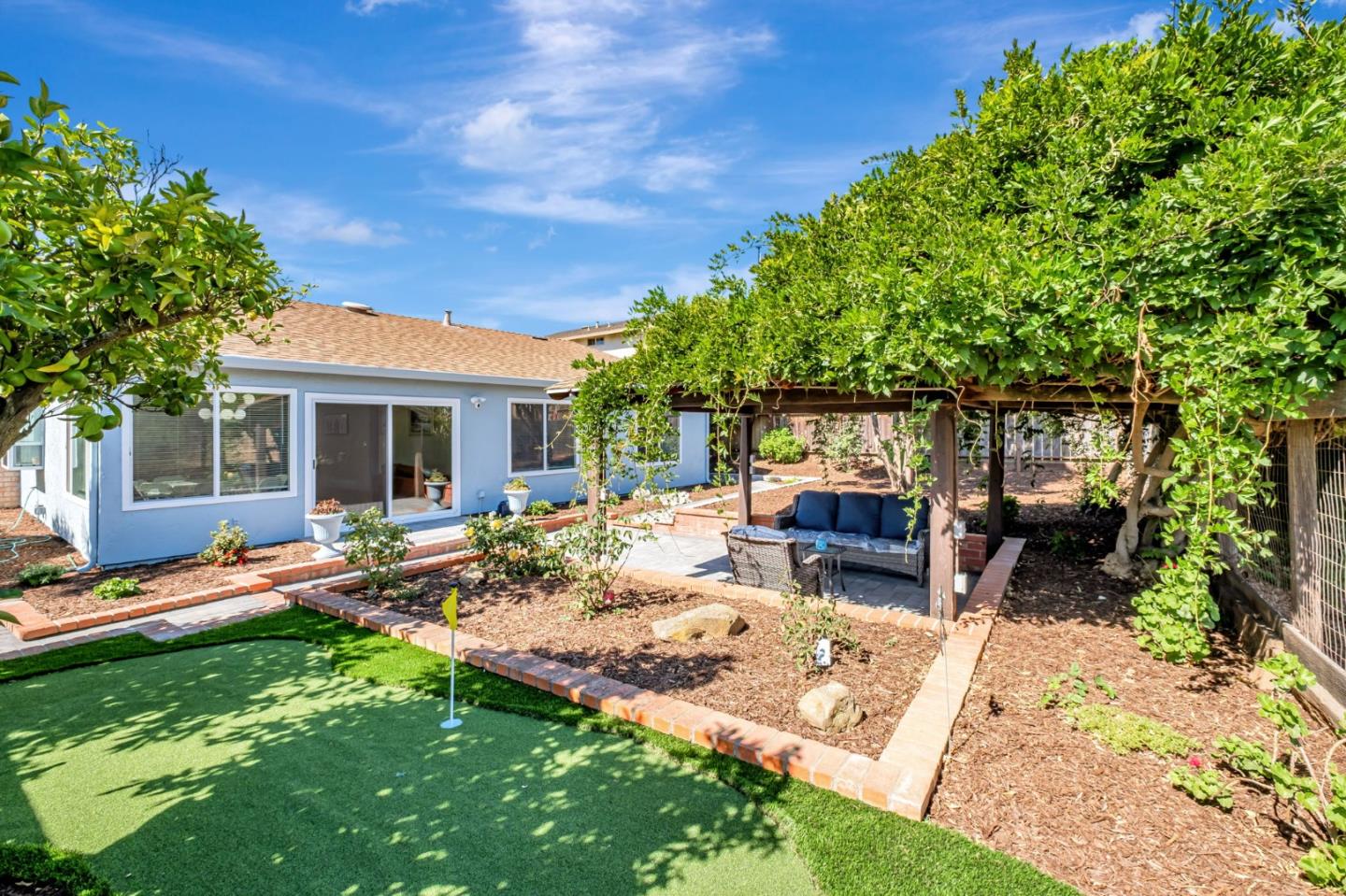 Detail Gallery Image 30 of 40 For 102 Banbury Way, Benicia,  CA 94510 - 3 Beds | 2 Baths