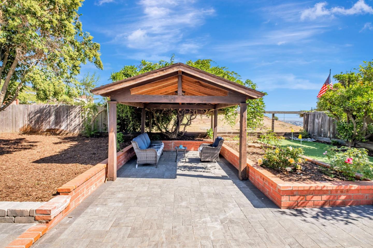Detail Gallery Image 36 of 40 For 102 Banbury Way, Benicia,  CA 94510 - 3 Beds | 2 Baths