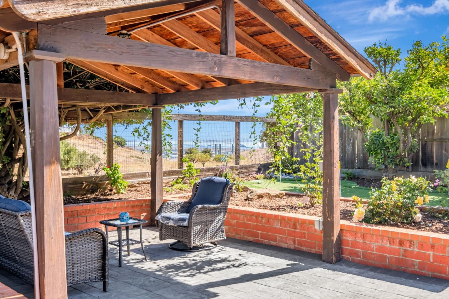 Detail Gallery Image 39 of 40 For 102 Banbury Way, Benicia,  CA 94510 - 3 Beds | 2 Baths