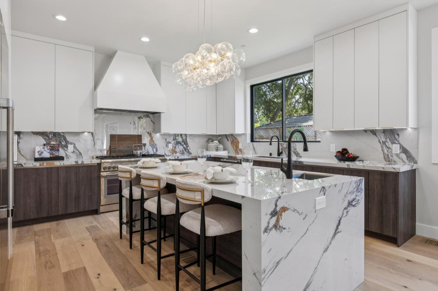 Detail Gallery Image 16 of 42 For 1074 Riverside Dr, Los Altos,  CA 94024 - 5 Beds | 4/1 Baths