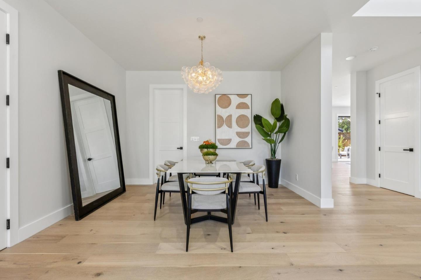 Detail Gallery Image 3 of 42 For 1074 Riverside Dr, Los Altos,  CA 94024 - 5 Beds | 4/1 Baths