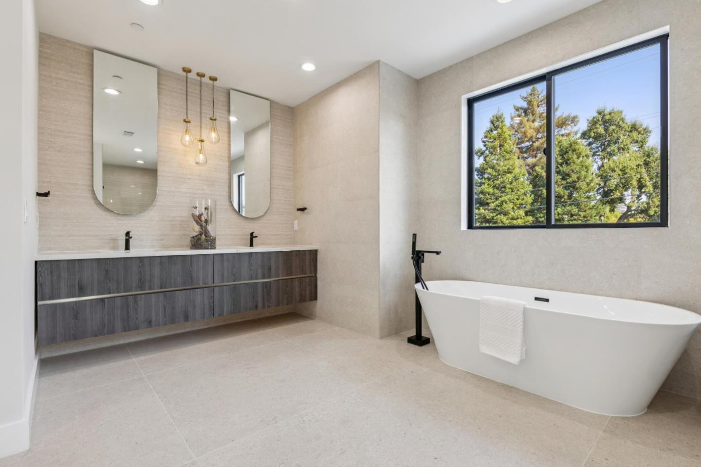 Detail Gallery Image 31 of 42 For 1074 Riverside Dr, Los Altos,  CA 94024 - 5 Beds | 4/1 Baths