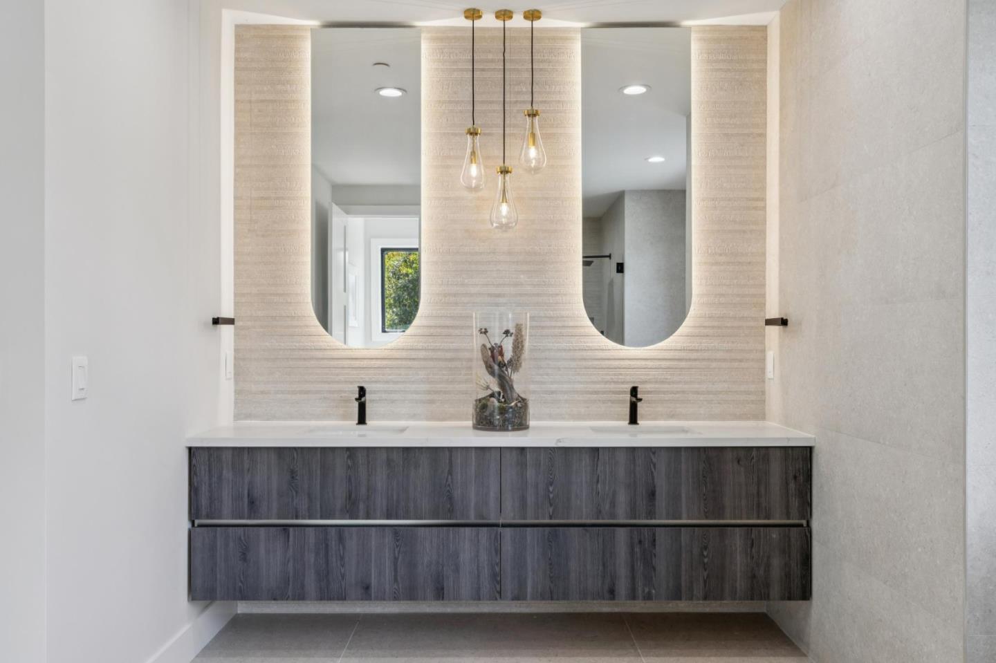Detail Gallery Image 32 of 42 For 1074 Riverside Dr, Los Altos,  CA 94024 - 5 Beds | 4/1 Baths