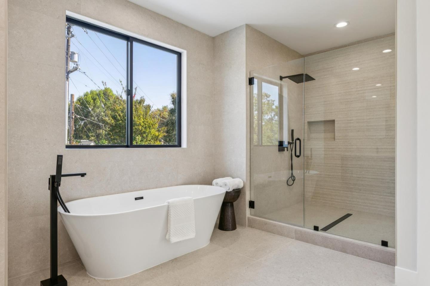 Detail Gallery Image 33 of 42 For 1074 Riverside Dr, Los Altos,  CA 94024 - 5 Beds | 4/1 Baths