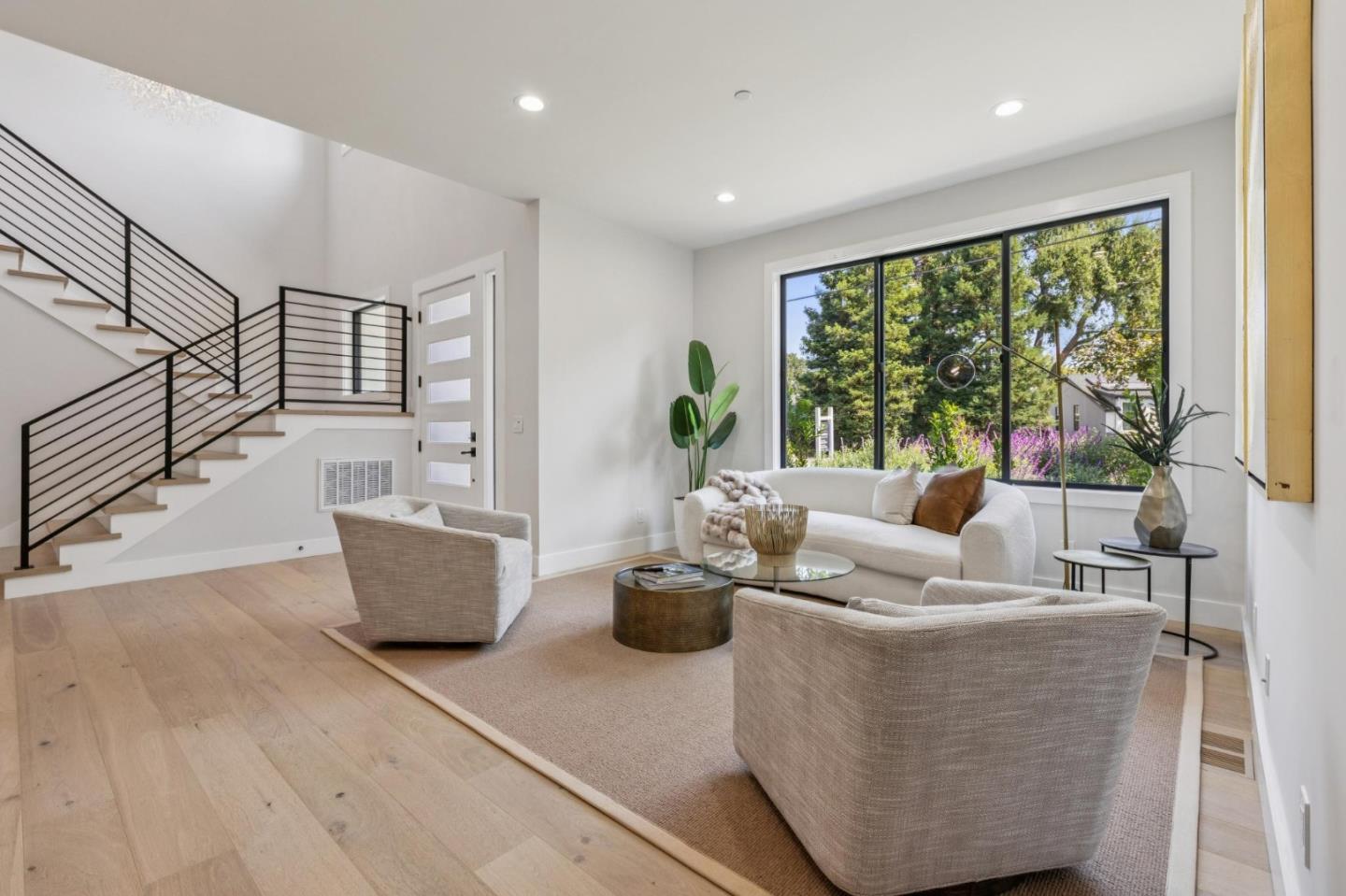 Detail Gallery Image 4 of 42 For 1074 Riverside Dr, Los Altos,  CA 94024 - 5 Beds | 4/1 Baths