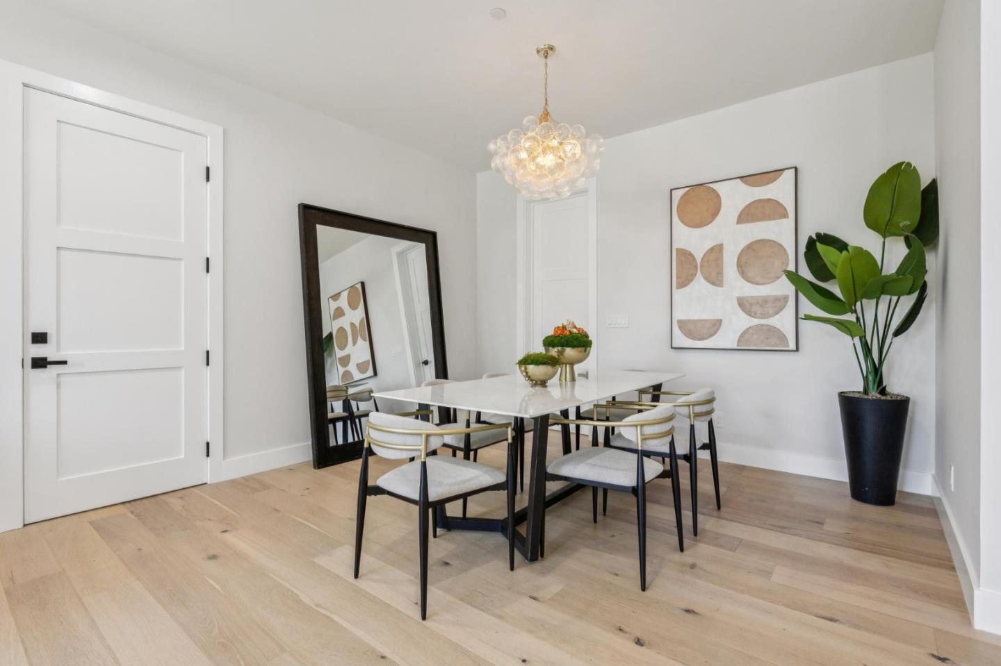 Detail Gallery Image 5 of 42 For 1074 Riverside Dr, Los Altos,  CA 94024 - 5 Beds | 4/1 Baths