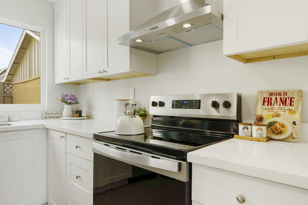 Detail Gallery Image 14 of 50 For 1102 Burke Ln, Foster City,  CA 94404 - 3 Beds | 2/1 Baths