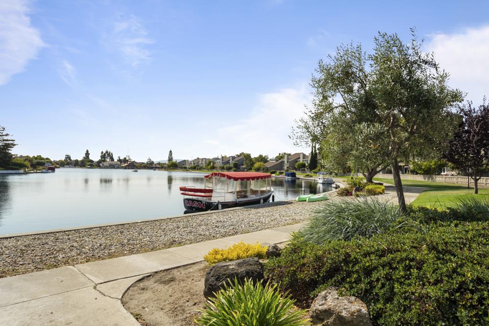Detail Gallery Image 41 of 50 For 1102 Burke Ln, Foster City,  CA 94404 - 3 Beds | 2/1 Baths