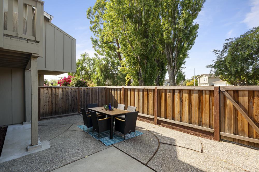 Detail Gallery Image 7 of 50 For 1102 Burke Ln, Foster City,  CA 94404 - 3 Beds | 2/1 Baths