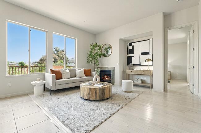 Detail Gallery Image 13 of 44 For 23022 Palazzo Del Kayla, Hayward,  CA 94541 - 4 Beds | 2/1 Baths