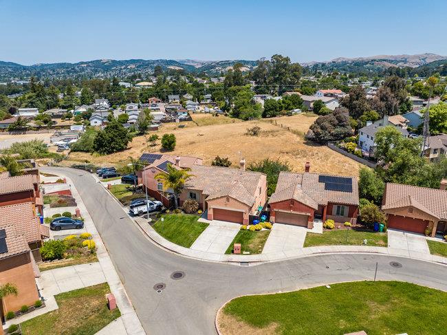 Detail Gallery Image 40 of 44 For 23022 Palazzo Del Kayla, Hayward,  CA 94541 - 4 Beds | 2/1 Baths