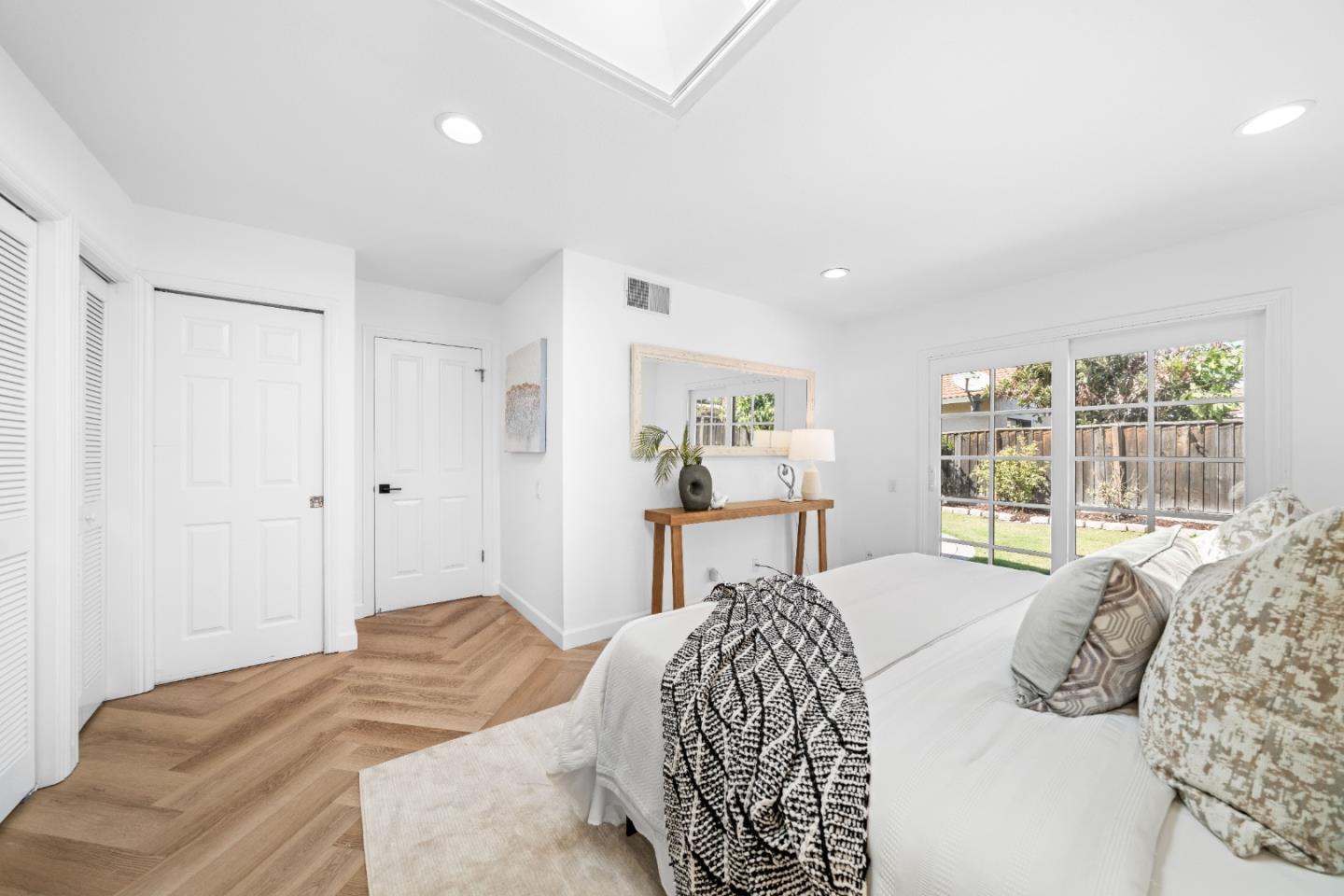 Detail Gallery Image 16 of 38 For 5384 Duesenberg Dr, San Jose,  CA 95123 - 3 Beds | 2 Baths