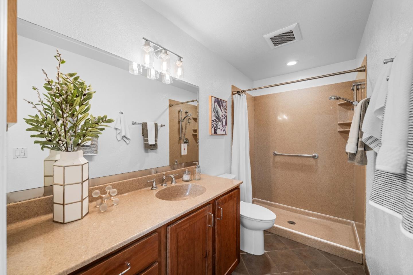 Detail Gallery Image 18 of 38 For 5384 Duesenberg Dr, San Jose,  CA 95123 - 3 Beds | 2 Baths