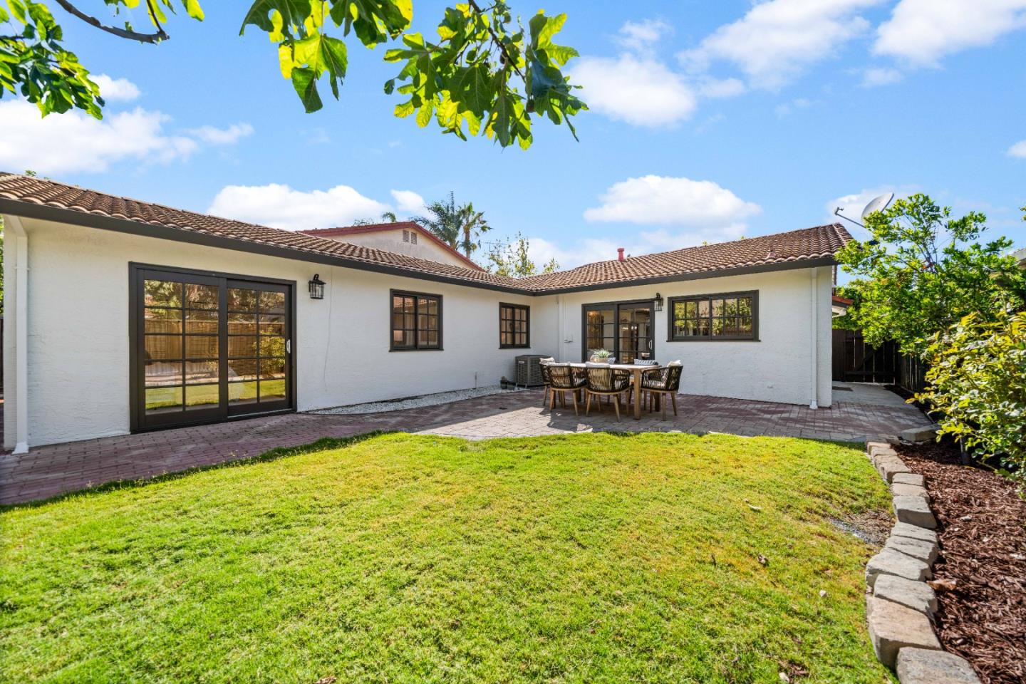 Detail Gallery Image 31 of 38 For 5384 Duesenberg Dr, San Jose,  CA 95123 - 3 Beds | 2 Baths