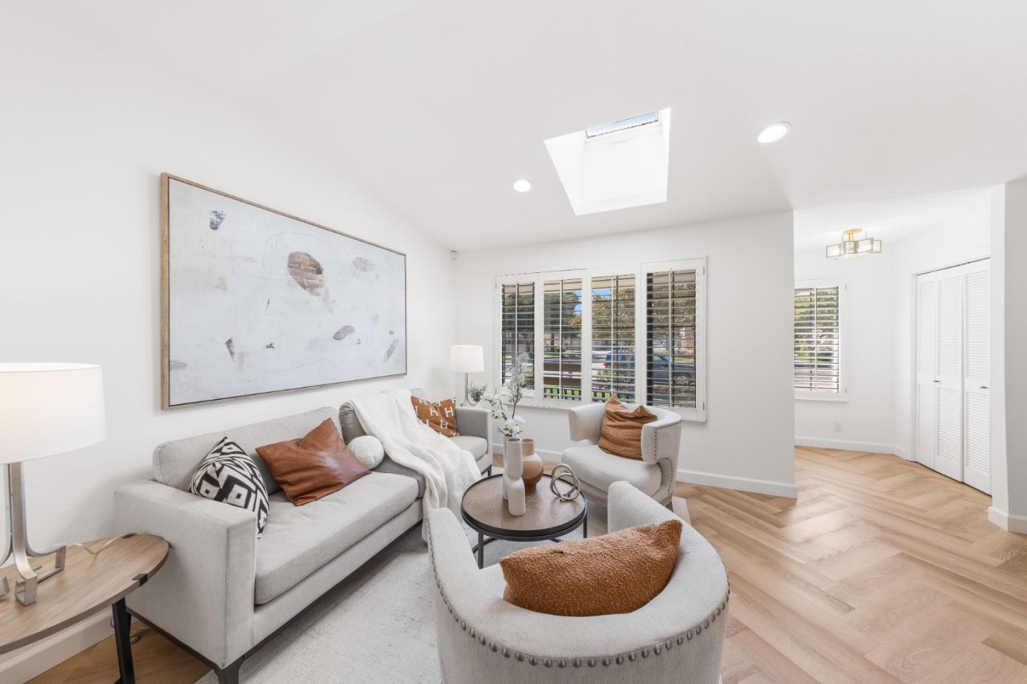 Detail Gallery Image 4 of 38 For 5384 Duesenberg Dr, San Jose,  CA 95123 - 3 Beds | 2 Baths