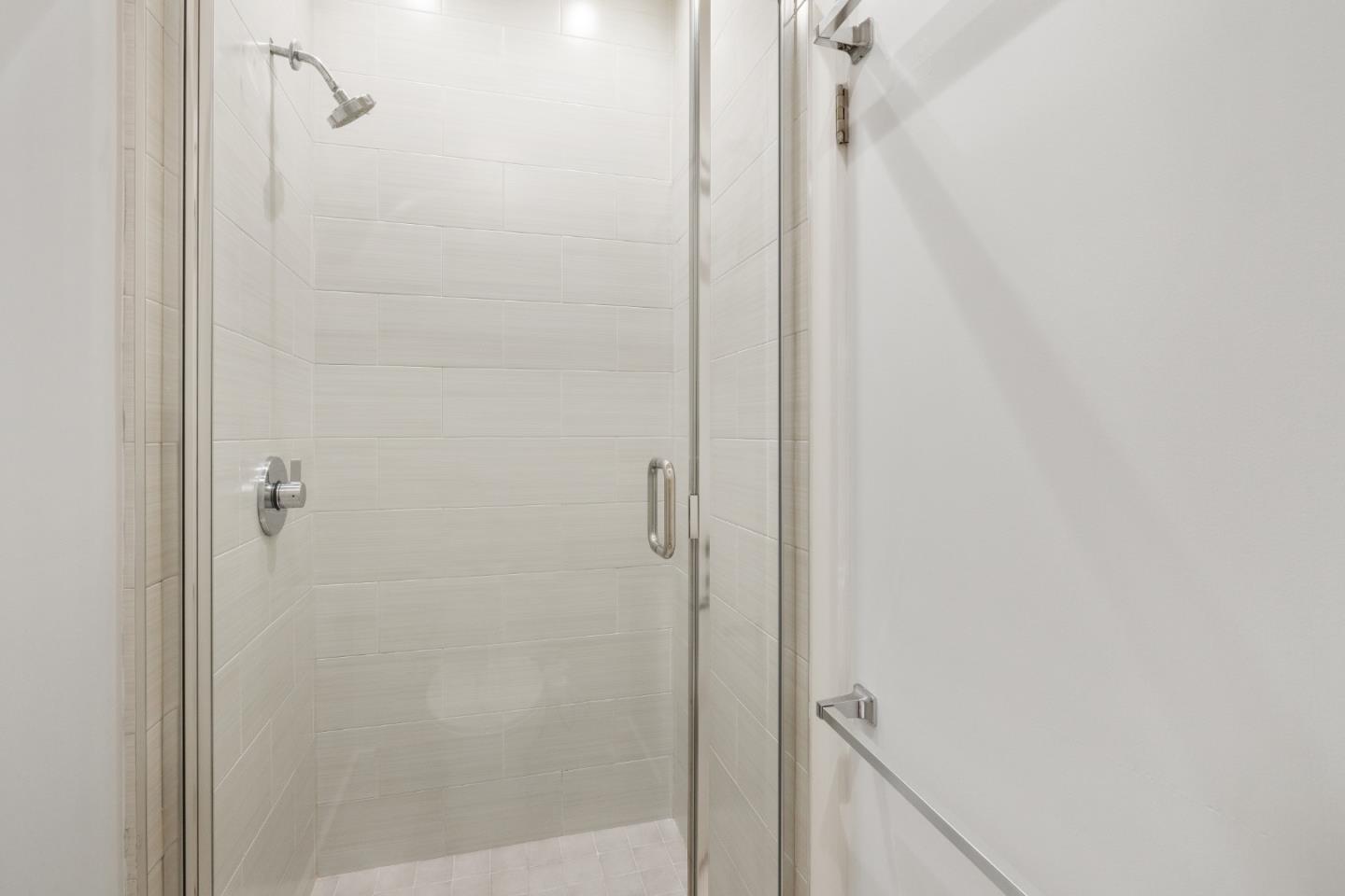Detail Gallery Image 18 of 25 For 525 Almer Rd #107,  Burlingame,  CA 94010 - 2 Beds | 2 Baths