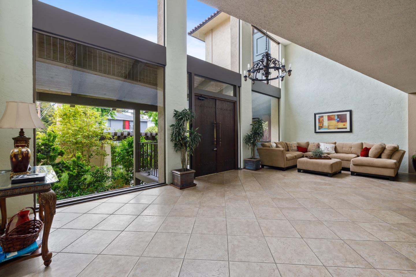 Detail Gallery Image 2 of 25 For 525 Almer Rd #107,  Burlingame,  CA 94010 - 2 Beds | 2 Baths