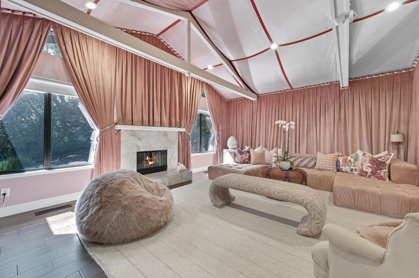 Detail Gallery Image 10 of 86 For 27464 Altamont Rd, Los Altos Hills,  CA 94022 - 4 Beds | 3/1 Baths