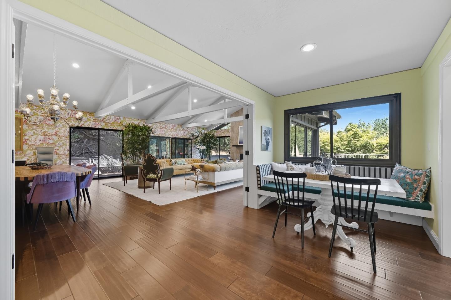 Detail Gallery Image 13 of 86 For 27464 Altamont Rd, Los Altos Hills,  CA 94022 - 4 Beds | 3/1 Baths