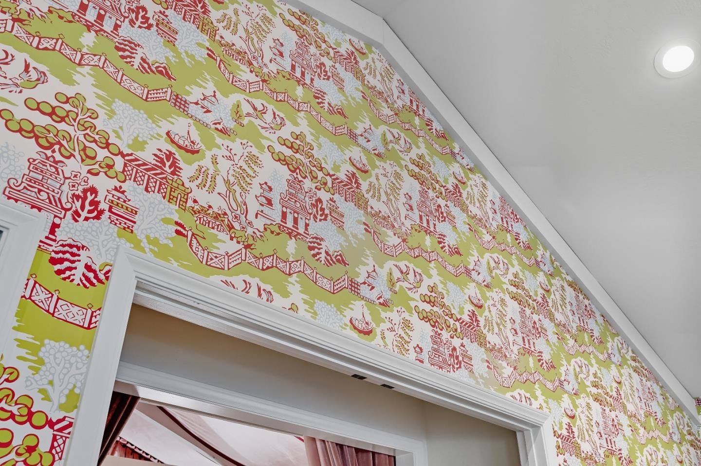 Detail Gallery Image 16 of 86 For 27464 Altamont Rd, Los Altos Hills,  CA 94022 - 4 Beds | 3/1 Baths