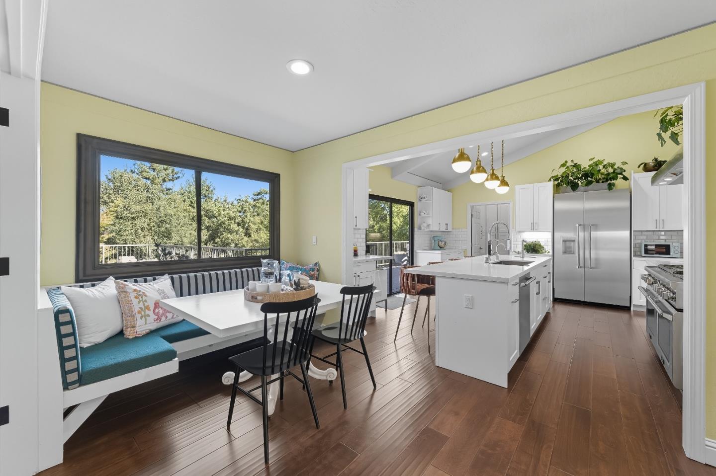 Detail Gallery Image 21 of 86 For 27464 Altamont Rd, Los Altos Hills,  CA 94022 - 4 Beds | 3/1 Baths