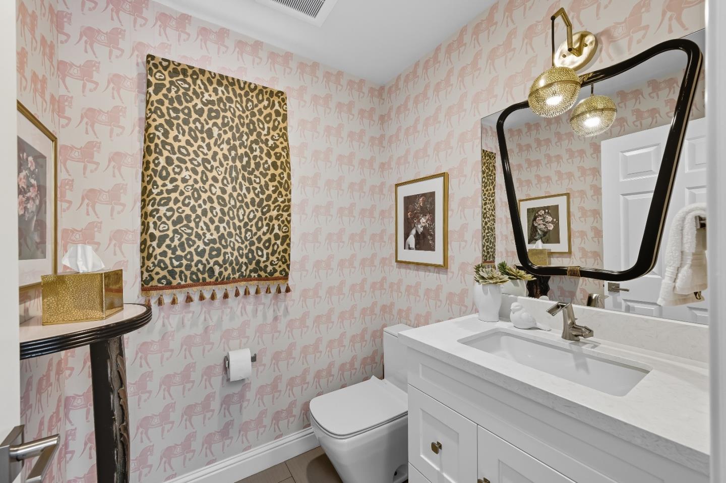 Detail Gallery Image 28 of 86 For 27464 Altamont Rd, Los Altos Hills,  CA 94022 - 4 Beds | 3/1 Baths
