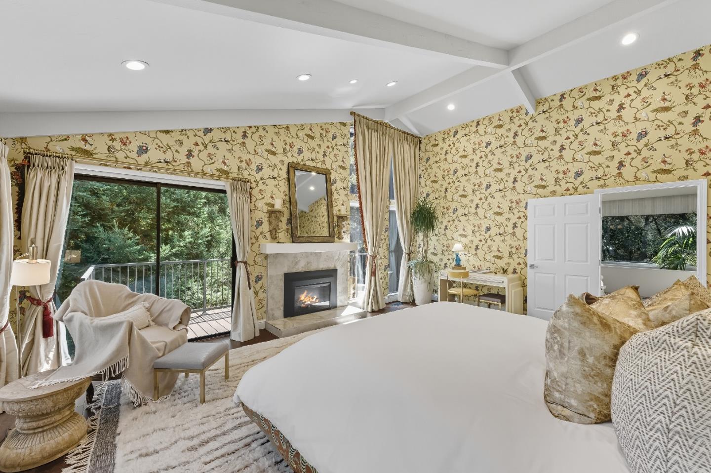 Detail Gallery Image 29 of 86 For 27464 Altamont Rd, Los Altos Hills,  CA 94022 - 4 Beds | 3/1 Baths