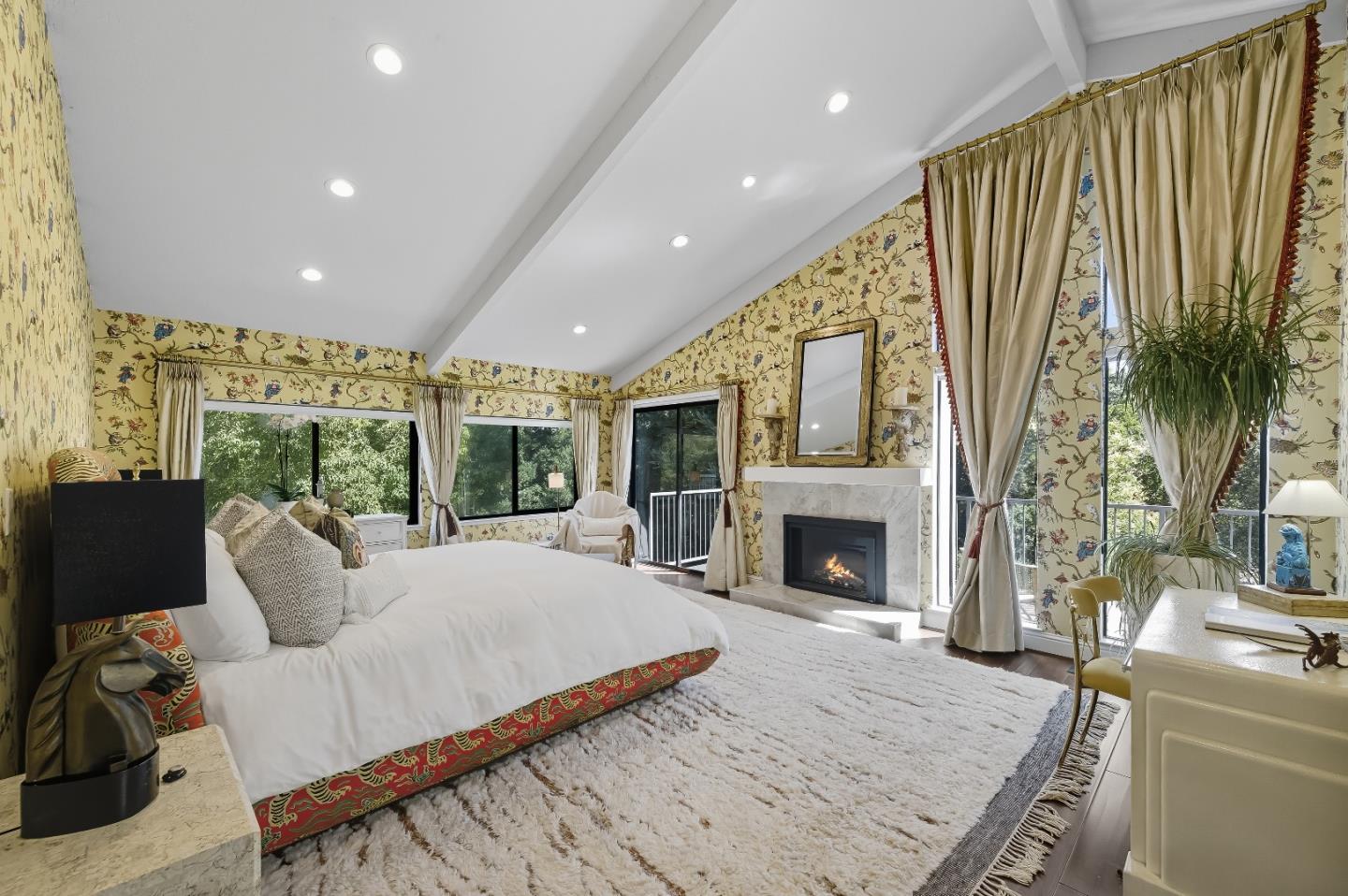 Detail Gallery Image 33 of 86 For 27464 Altamont Rd, Los Altos Hills,  CA 94022 - 4 Beds | 3/1 Baths