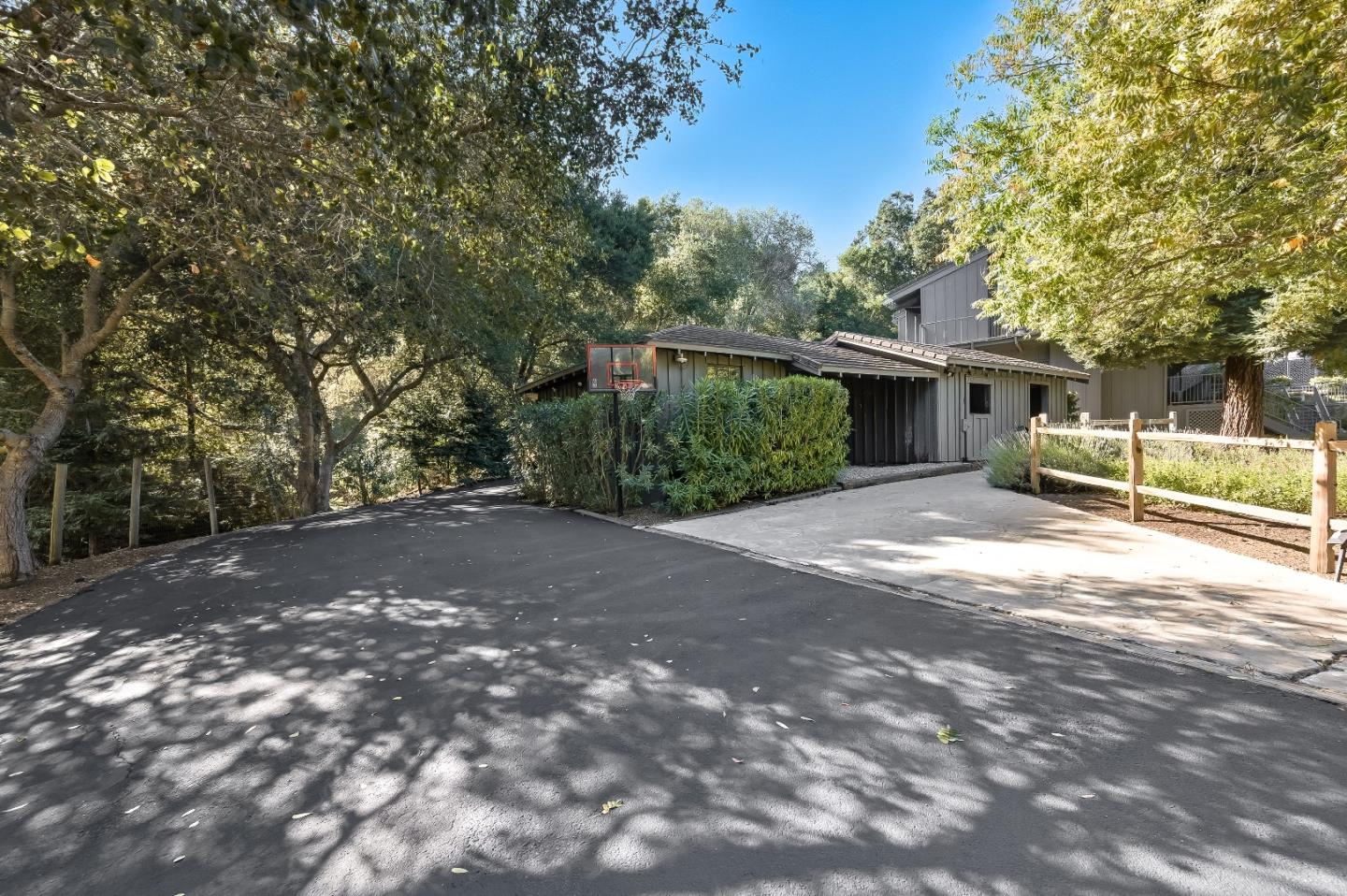 Detail Gallery Image 67 of 86 For 27464 Altamont Rd, Los Altos Hills,  CA 94022 - 4 Beds | 3/1 Baths