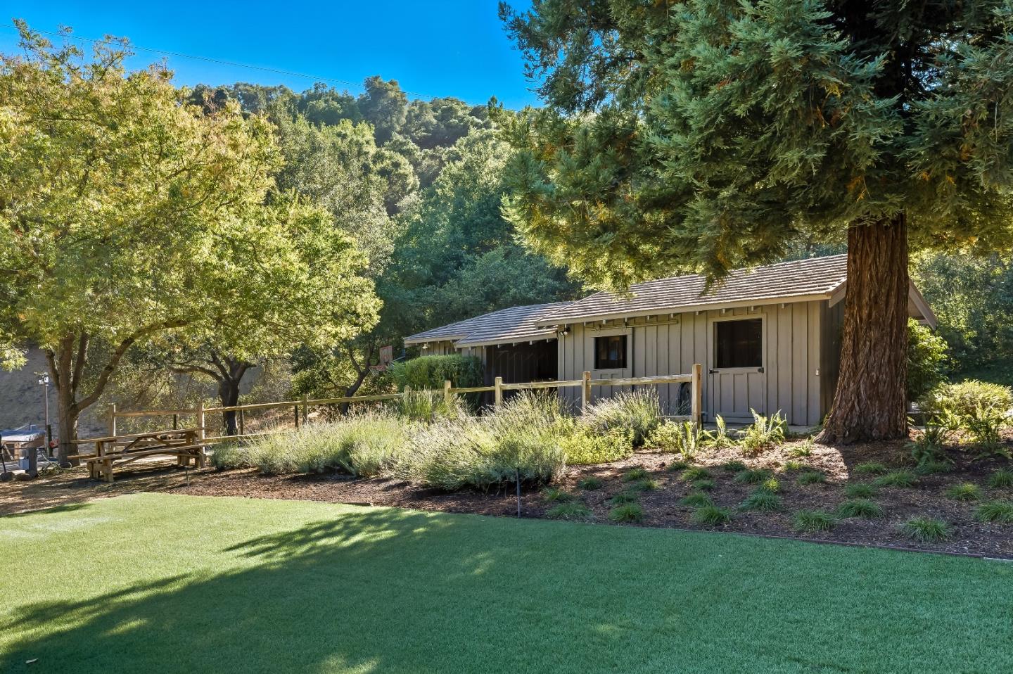 Detail Gallery Image 68 of 86 For 27464 Altamont Rd, Los Altos Hills,  CA 94022 - 4 Beds | 3/1 Baths