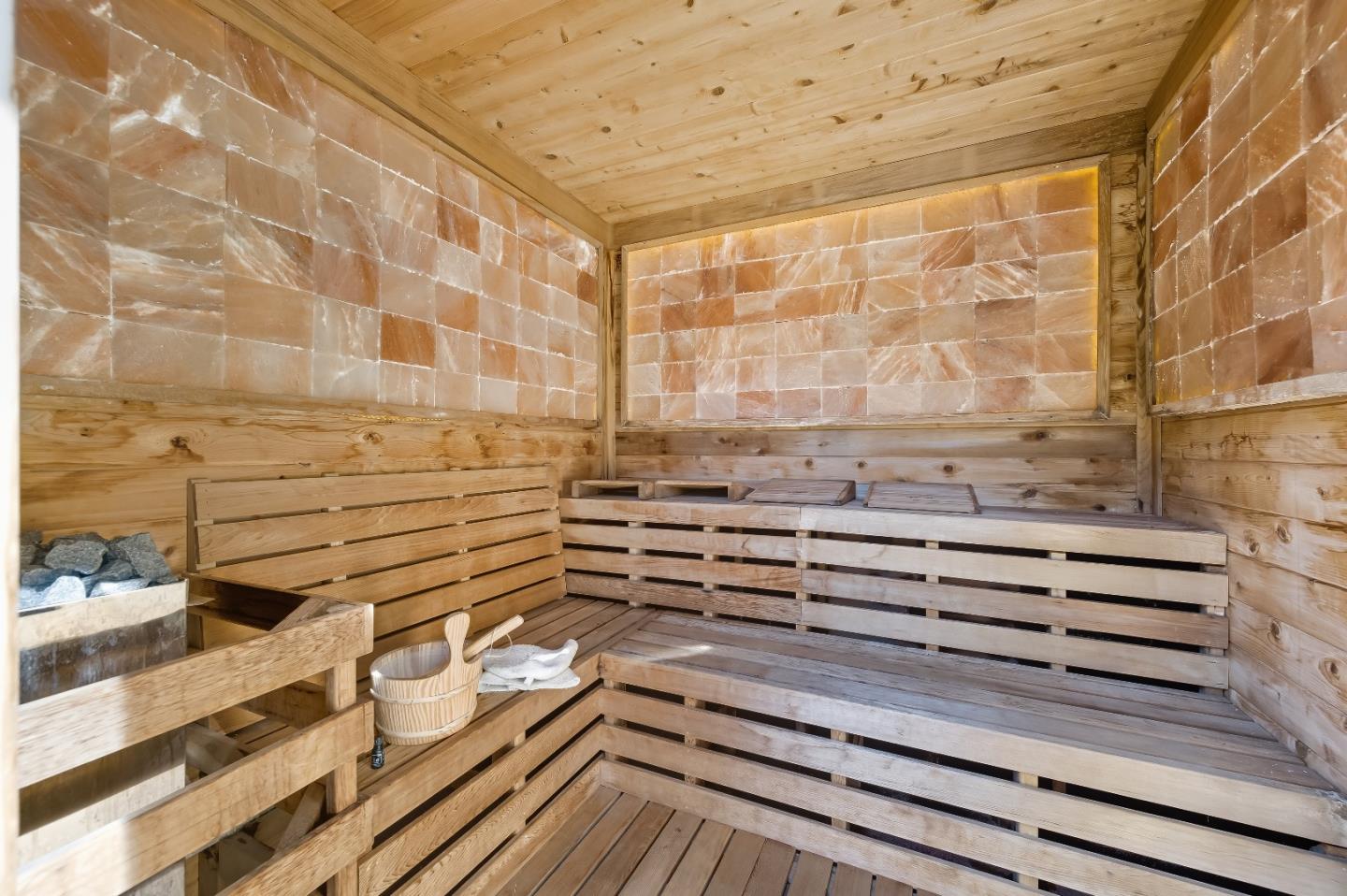 Detail Gallery Image 80 of 86 For 27464 Altamont Rd, Los Altos Hills,  CA 94022 - 4 Beds | 3/1 Baths