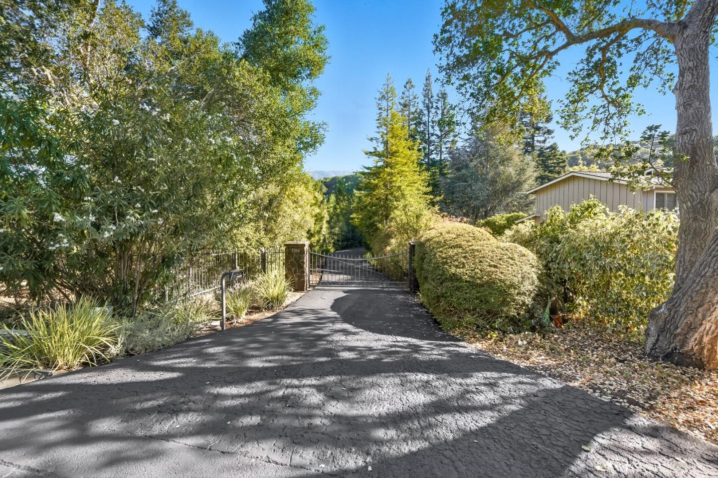 Detail Gallery Image 85 of 86 For 27464 Altamont Rd, Los Altos Hills,  CA 94022 - 4 Beds | 3/1 Baths