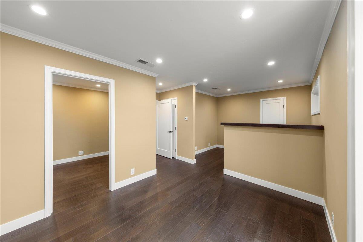 Detail Gallery Image 14 of 15 For 1748 El Camino Real, San Carlos,  CA 94070 - – Beds | – Baths
