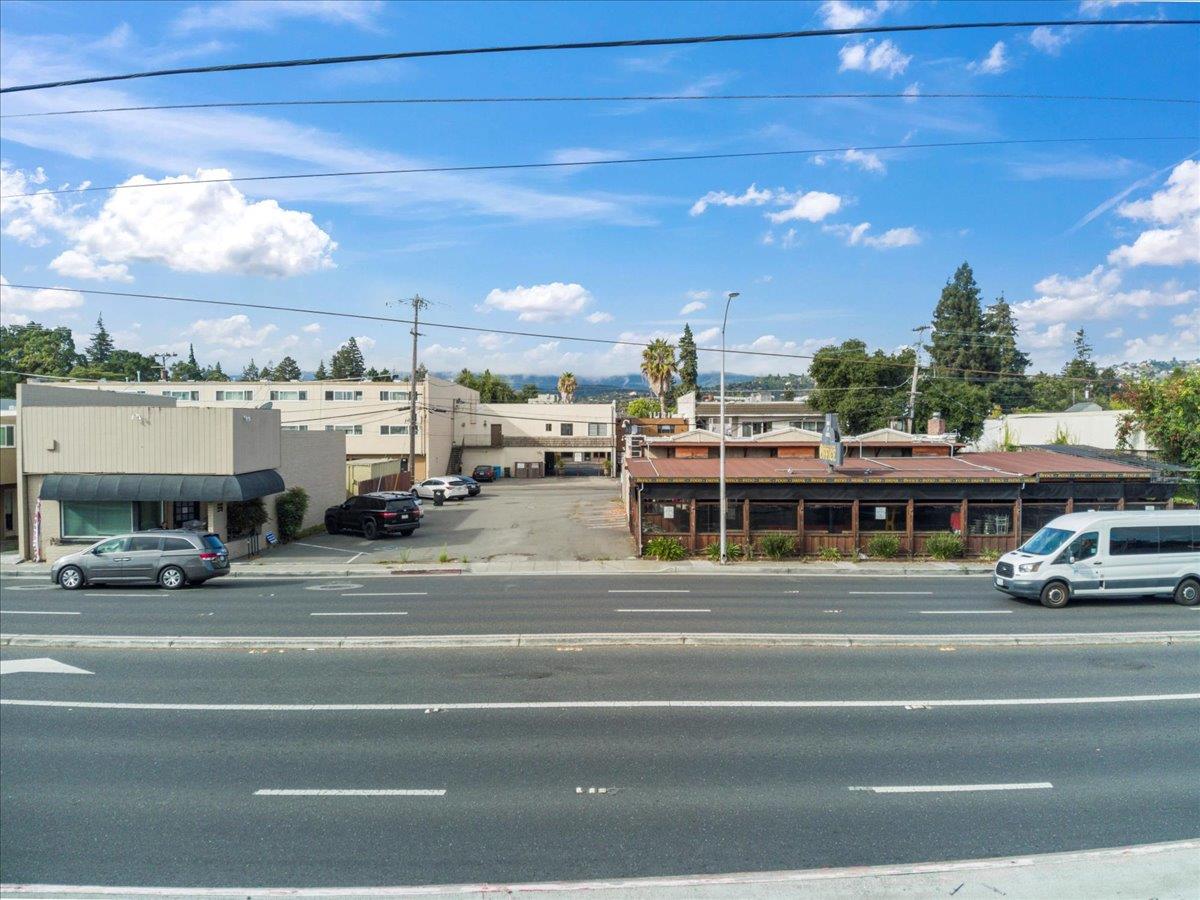 Detail Gallery Image 8 of 15 For 1748 El Camino Real, San Carlos,  CA 94070 - – Beds | – Baths