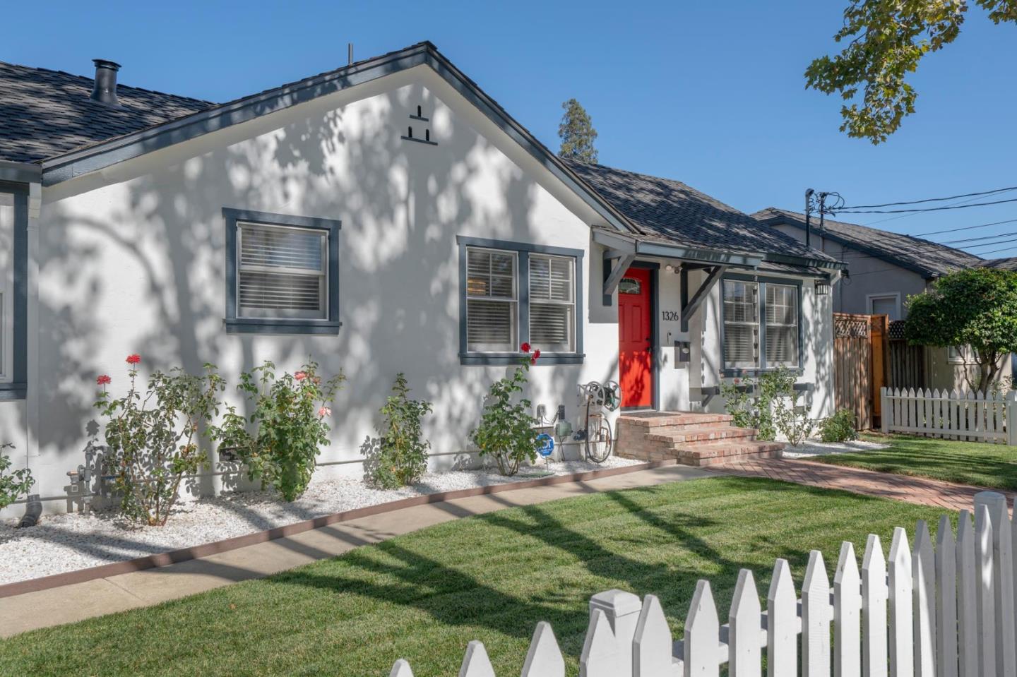 Detail Gallery Image 4 of 32 For 1326 Milton Way, San Jose,  CA 95125 - 2 Beds | 2 Baths