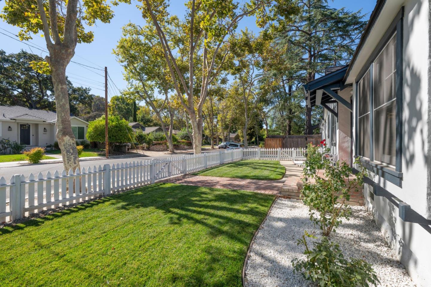 Detail Gallery Image 6 of 32 For 1326 Milton Way, San Jose,  CA 95125 - 2 Beds | 2 Baths