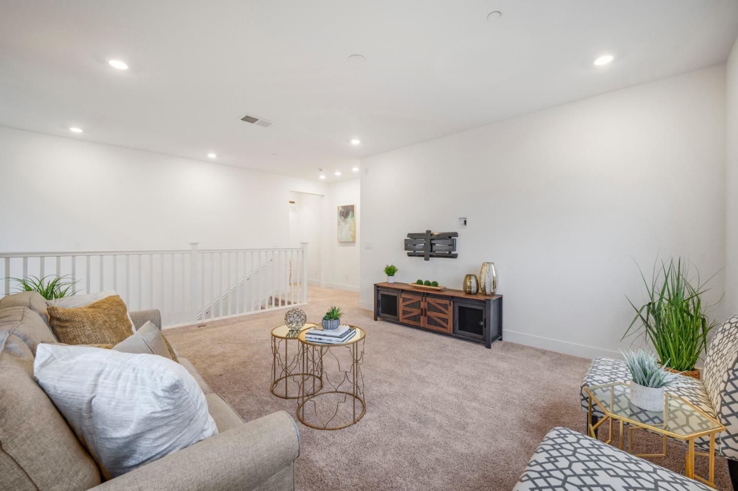 Detail Gallery Image 21 of 52 For 7101 Hakkan Dr, Gilroy,  CA 95020 - 4 Beds | 3 Baths