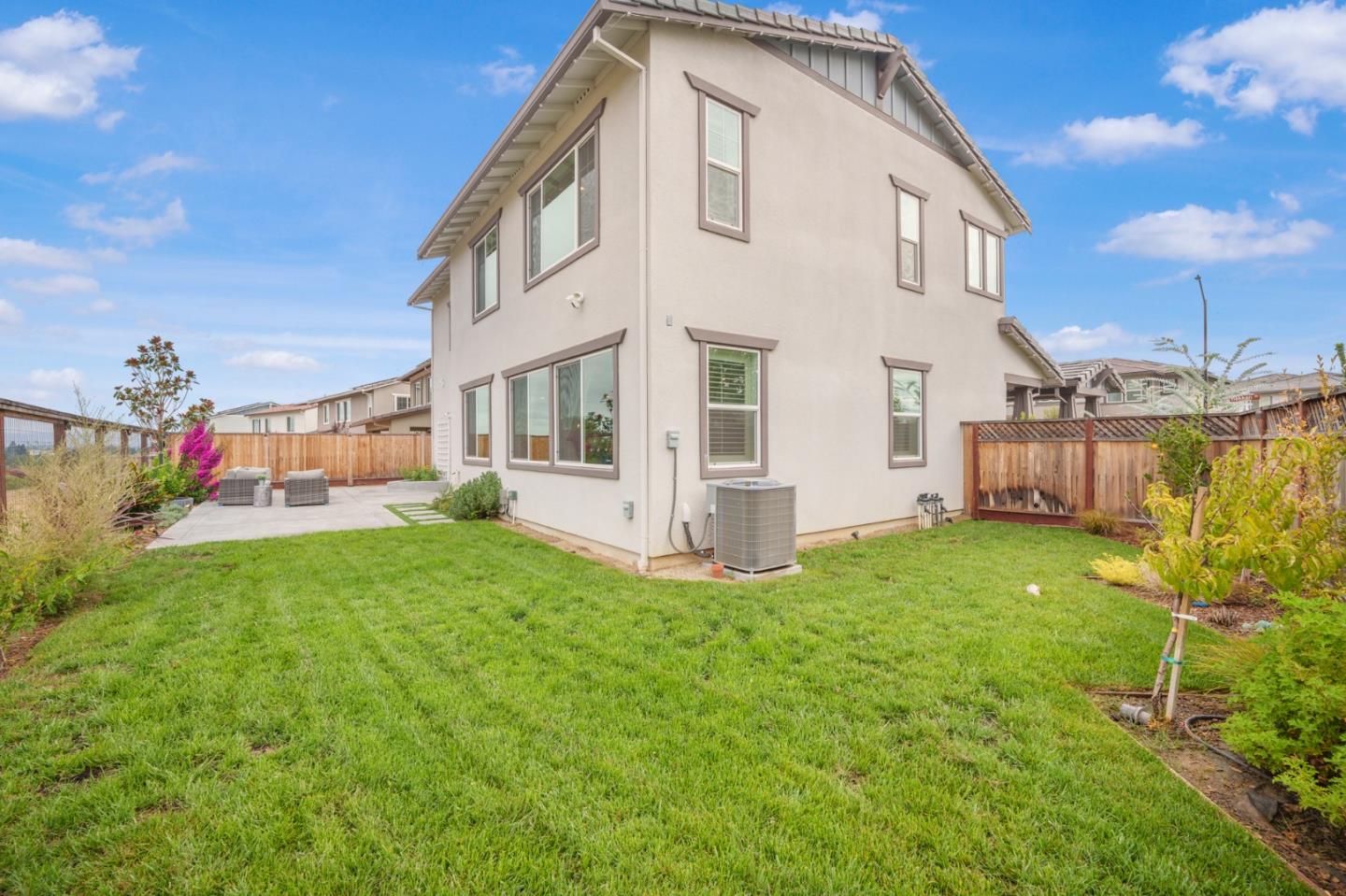 Detail Gallery Image 37 of 52 For 7101 Hakkan Dr, Gilroy,  CA 95020 - 4 Beds | 3 Baths