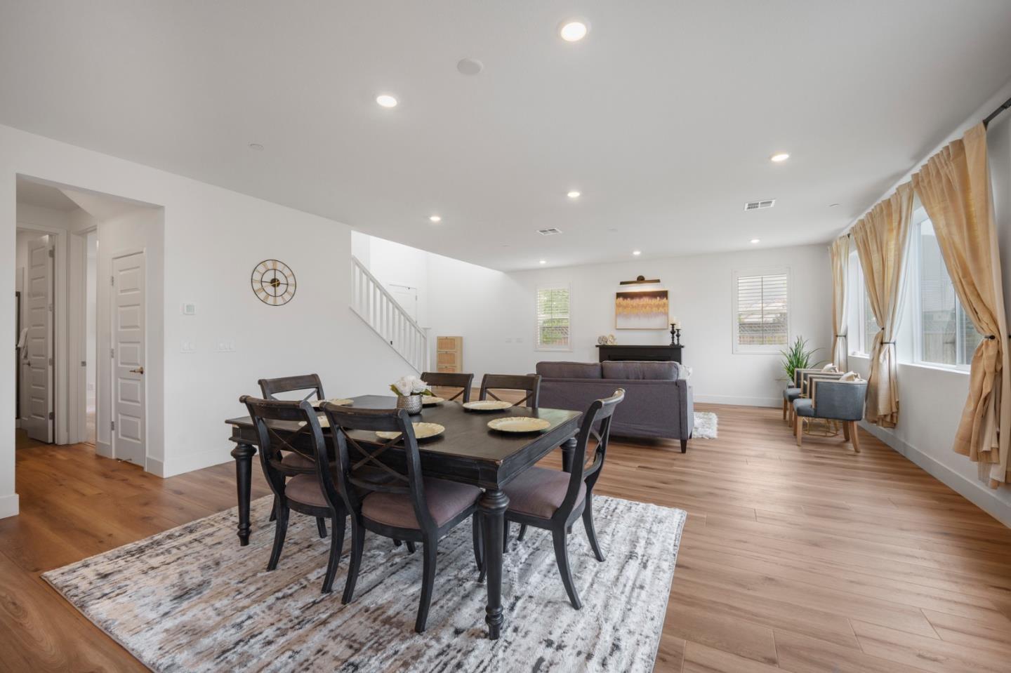 Detail Gallery Image 9 of 52 For 7101 Hakkan Dr, Gilroy,  CA 95020 - 4 Beds | 3 Baths