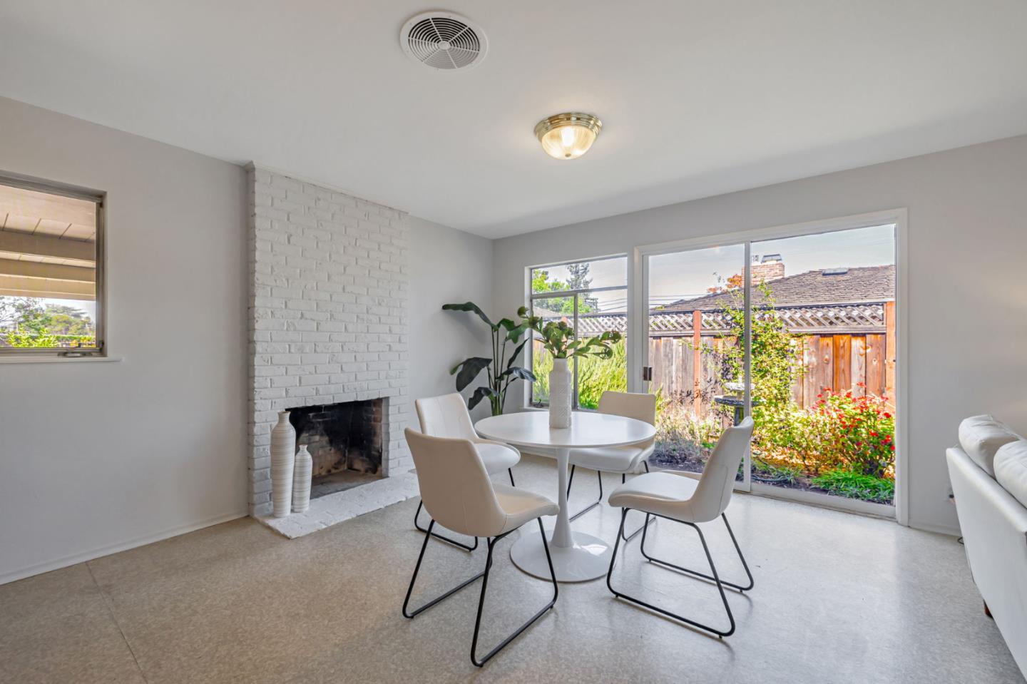 Detail Gallery Image 16 of 34 For 376 Alicia Way, Los Altos,  CA 94022 - 3 Beds | 2 Baths