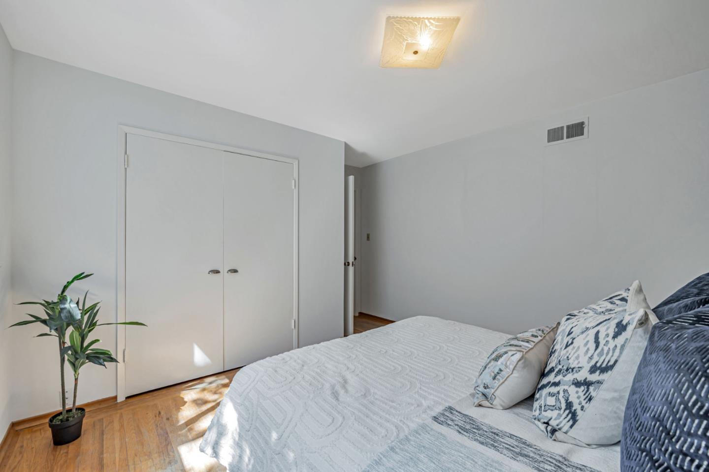 Detail Gallery Image 21 of 34 For 376 Alicia Way, Los Altos,  CA 94022 - 3 Beds | 2 Baths