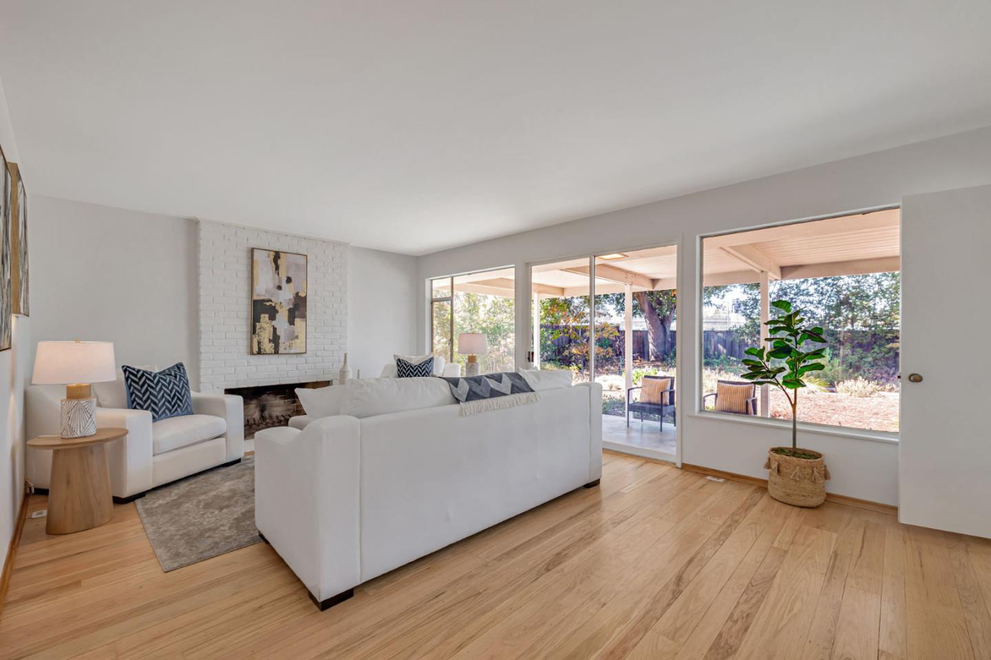 Detail Gallery Image 5 of 34 For 376 Alicia Way, Los Altos,  CA 94022 - 3 Beds | 2 Baths