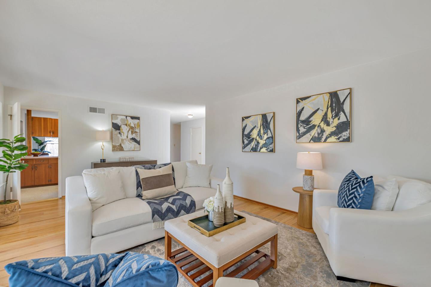 Detail Gallery Image 6 of 34 For 376 Alicia Way, Los Altos,  CA 94022 - 3 Beds | 2 Baths