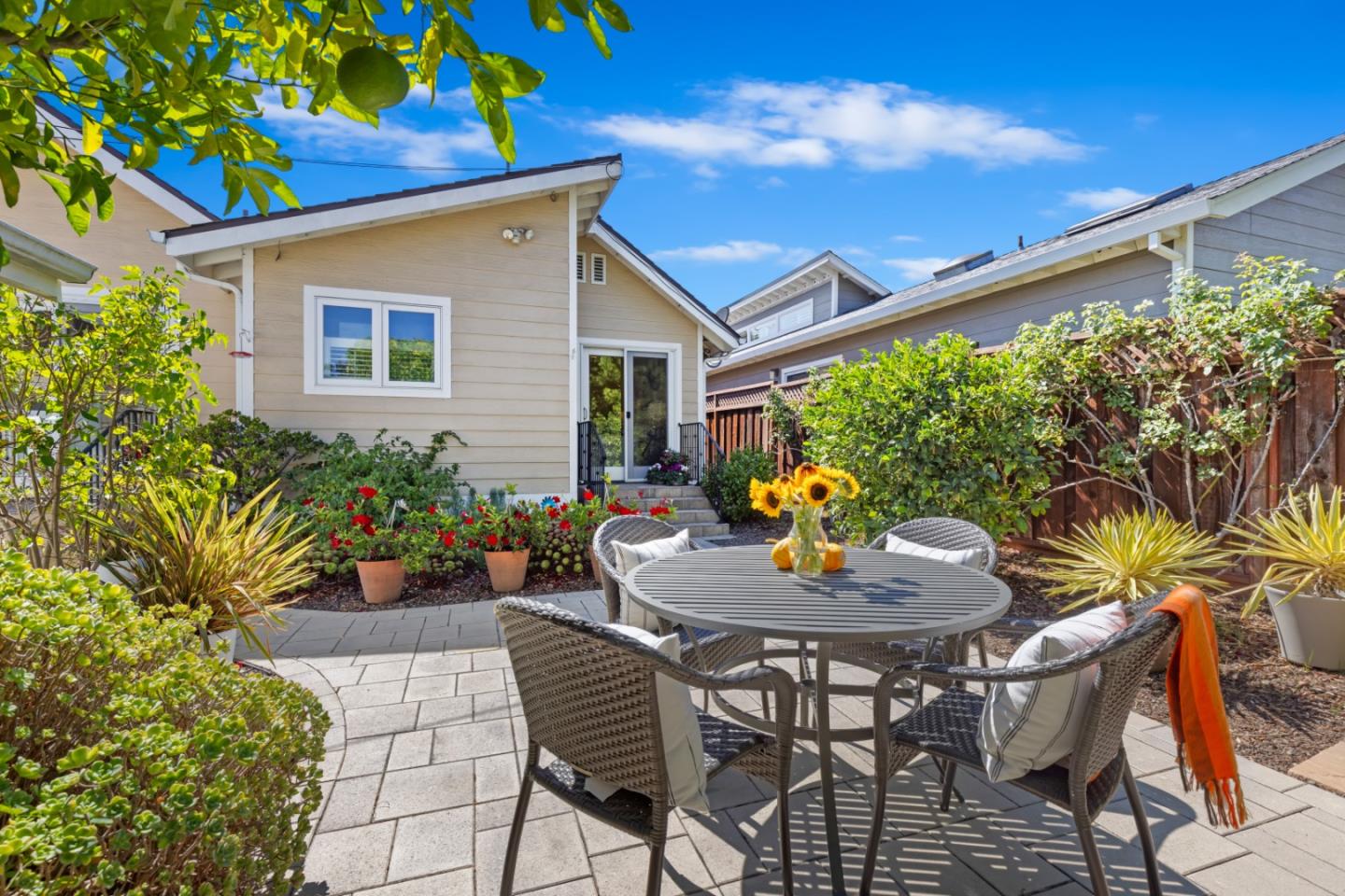 Detail Gallery Image 20 of 24 For 433 Upton St, Redwood City,  CA 94062 - 3 Beds | 2 Baths