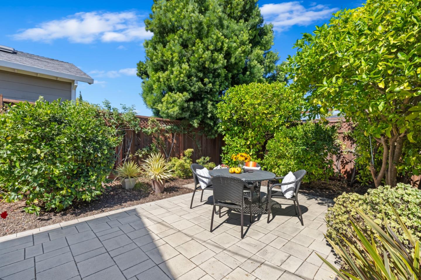 Detail Gallery Image 21 of 24 For 433 Upton St, Redwood City,  CA 94062 - 3 Beds | 2 Baths