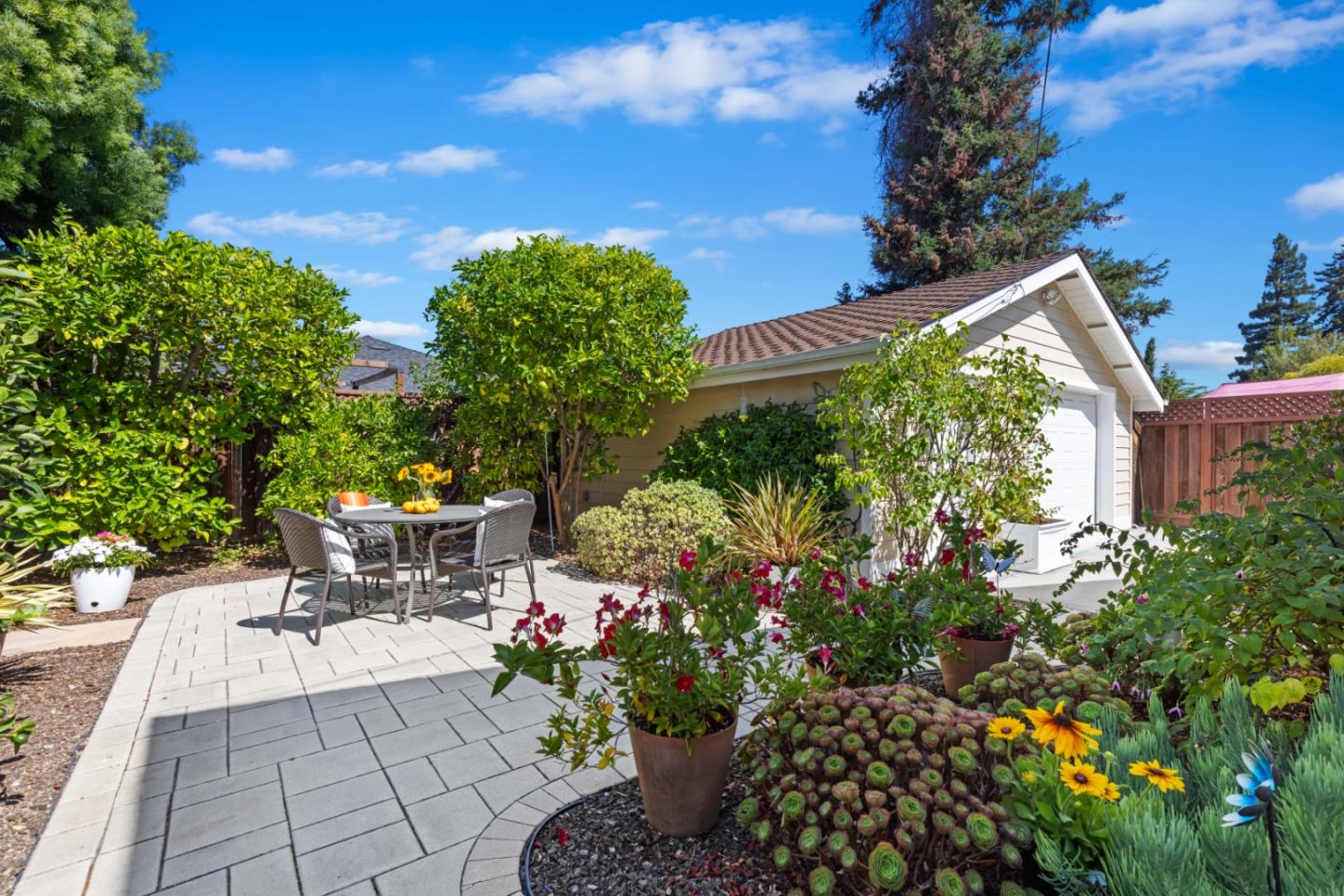 Detail Gallery Image 22 of 24 For 433 Upton St, Redwood City,  CA 94062 - 3 Beds | 2 Baths