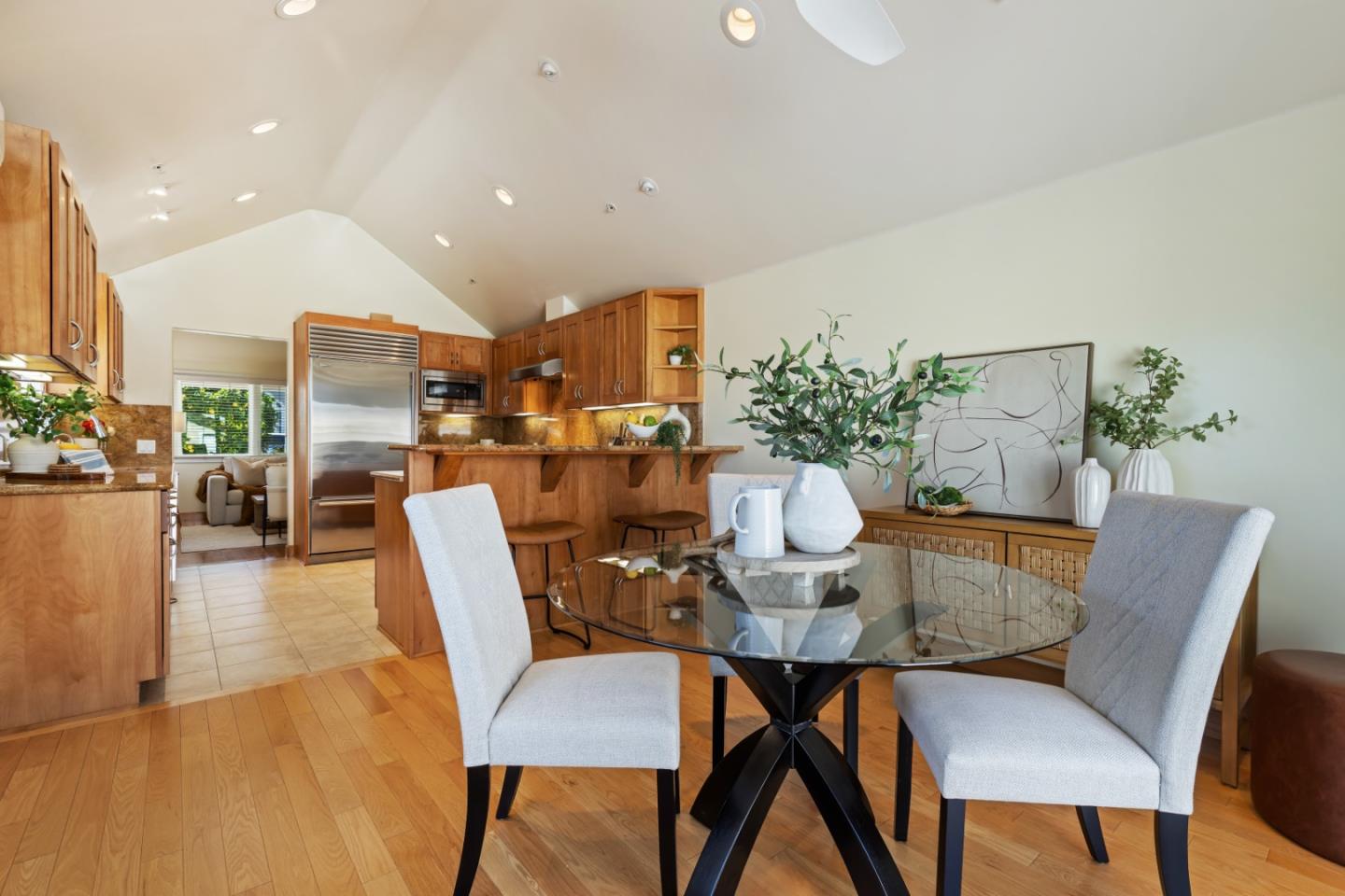 Detail Gallery Image 8 of 24 For 433 Upton St, Redwood City,  CA 94062 - 3 Beds | 2 Baths