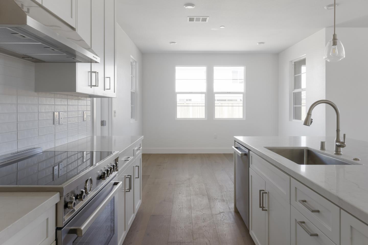 Detail Gallery Image 4 of 12 For 7368 Ailes Ct #HOMESITE 9,  Gilroy,  CA 95020 - 5 Beds | 4/1 Baths