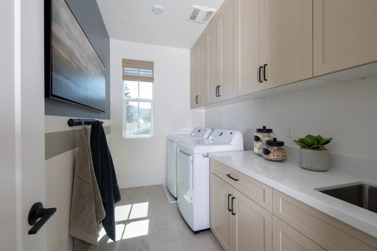 Detail Gallery Image 12 of 14 For 7359 Princevalle St #HOMESITE 17,  Gilroy,  CA 95020 - 5 Beds | 4/1 Baths